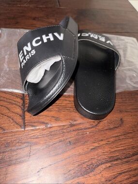 Givenchy Paris slides black and white